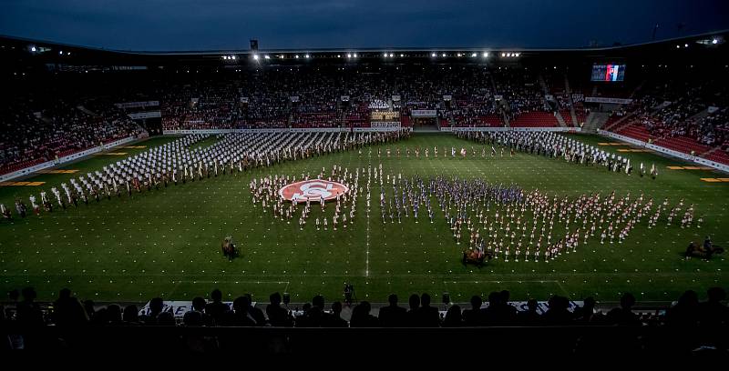 První program hromadných skladeb v rámci XVI. všesokolského sletu proběhl 5. července 2018 v pražské Eden Aréně.