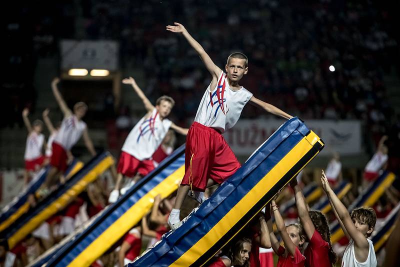 První program hromadných skladeb v rámci XVI. všesokolského sletu proběhl 5. července 2018 v pražské Eden Aréně.