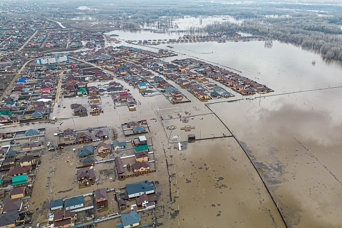 Záplavy v ruském Orenburgu.