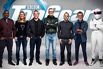 Nový Top Gear představil sestavu moderátorů, hvězdami mají být Rory Reid, Sabine Schmitz, Matt LeBlanc, Chris Evans, Chris Harris, Eddie Jordan a Stig (zleva).