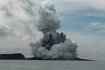 Výbuch podmořské sopky u souostroví Tsinga