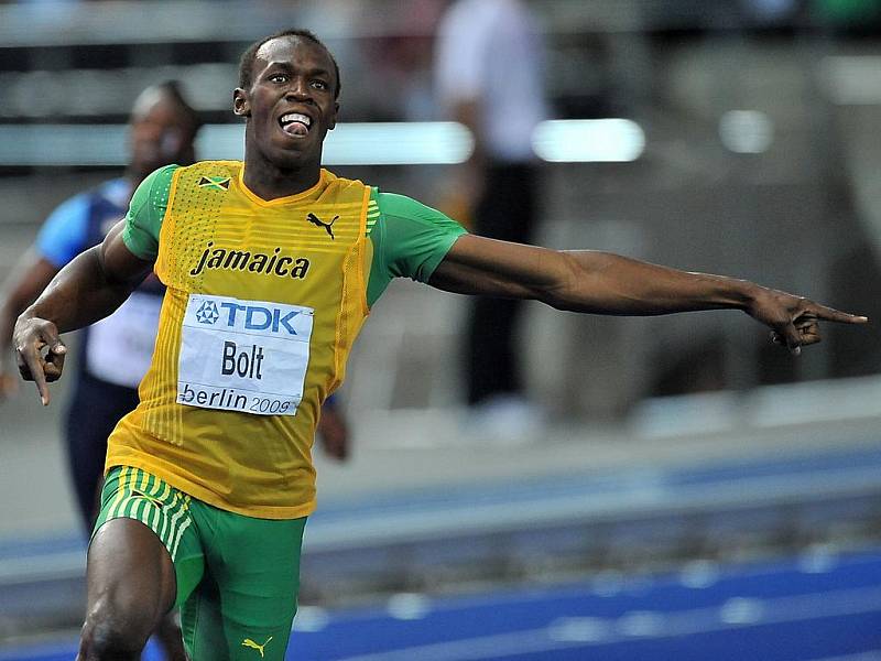 Usain Bolt v Berlíně vyhrál i finále běhu na 200 metrů ve světovém rekordu.