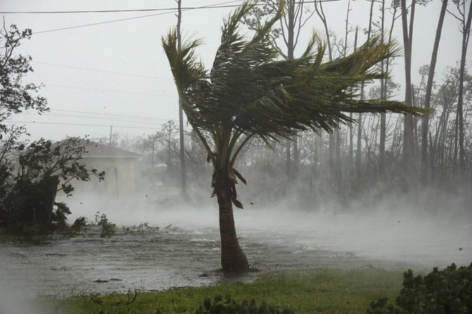 Hurikán Dorian ve městě Freeport na Bahamách