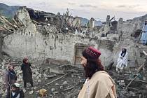 Následky zemětřesení v afghánské provincii Paktika, 22. června 2022.