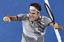 Federer má 18. grandslamový titul, Nadala zdolal v pěti setech