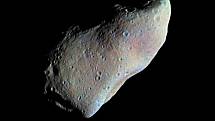 Planetka 951 Gaspra, patřící mezi planetesimály, na fotografii sondy Galileo
