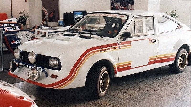 Škoda MTX 160 RS B5 (1983). Soutěžní Škoda Garde pro skupinu B5. Motor VAZ Lada o objemu 1,6 litru a výkonu 160 koní (118 kW). Hmotnost 1000 kg, maximální rychlost 200 km/h.