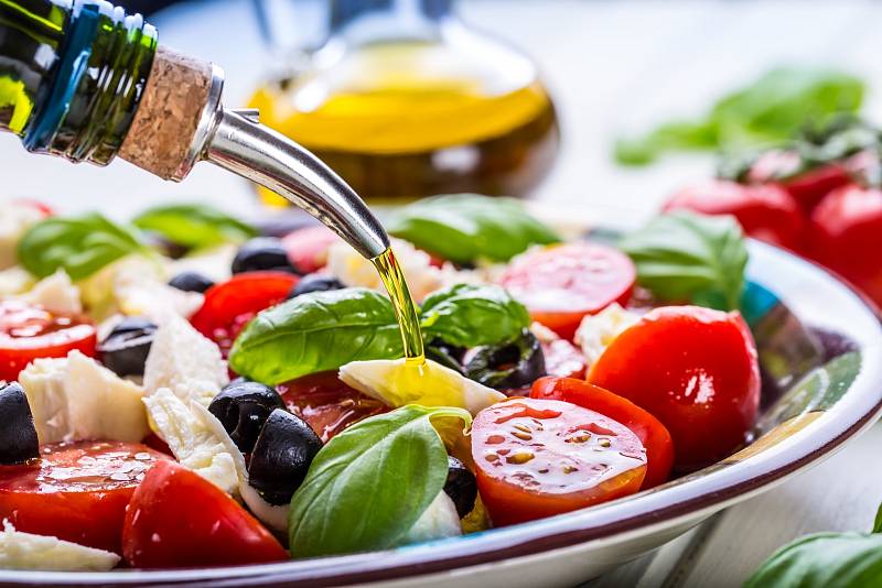 Používejte olivový olej při přípravě jídel, ochráníte své zdraví.
