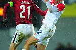 Fotbalové utkání HET ligy mezi celky AC Sparta Praha a SK Slavia Praha 17. března v Praze. David Lafata vs. Tomáš Souček.