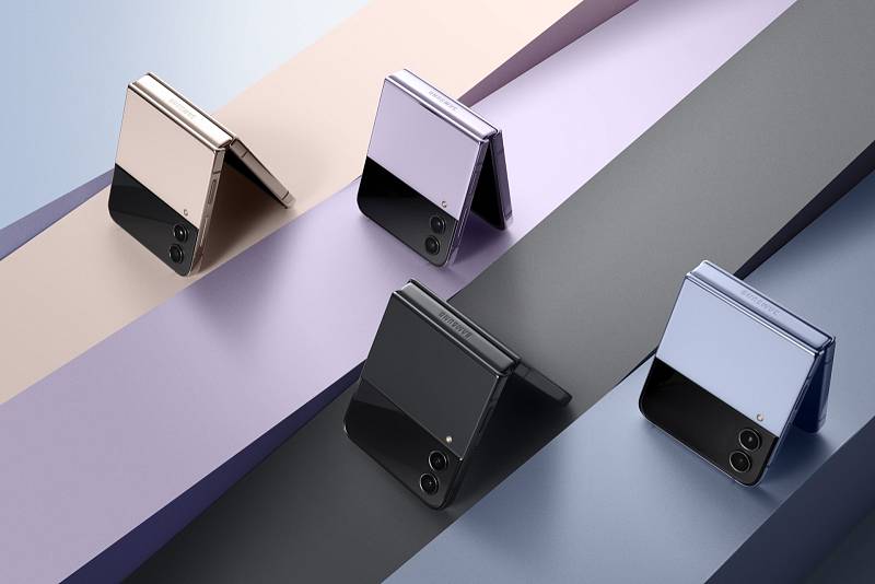 Nové modely Galaxy Z Flip 4 a Galaxy Z Fold 4 oproti předešlé řadě slibují větší odolnost, větší výdrž baterie a výkonnější procesor