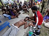  Barma odmítla, že by nesla vinu za stupňující se humanitární krizi v Bengálském zálivu, kde na lodích uvízly stovky uprchlíků.