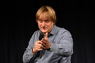 Český komik, herec, textař a spisovatel Lukáš Pavlásek bude hlavním hostem Sportovního plesu v Jablonném v Podještědí.
