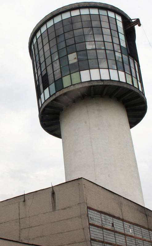 Technický unikát – jediná kulatá těžní věž stojí ve Sviadnově