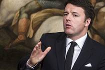 Italský premiér Matteo Renzi dnes po schůzce se svými ministry zahraničí, vnitra a obrany vyzval Organizaci spojených národů (OSN), aby se vážně zabývala řešením situace v Libyi. 