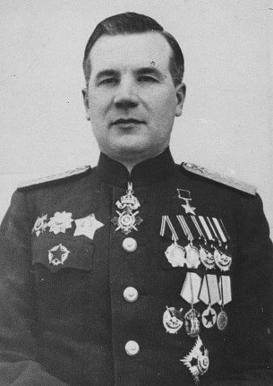 Mitrofan Ivanovič Nedělin, sovětský maršál ruské národnosti