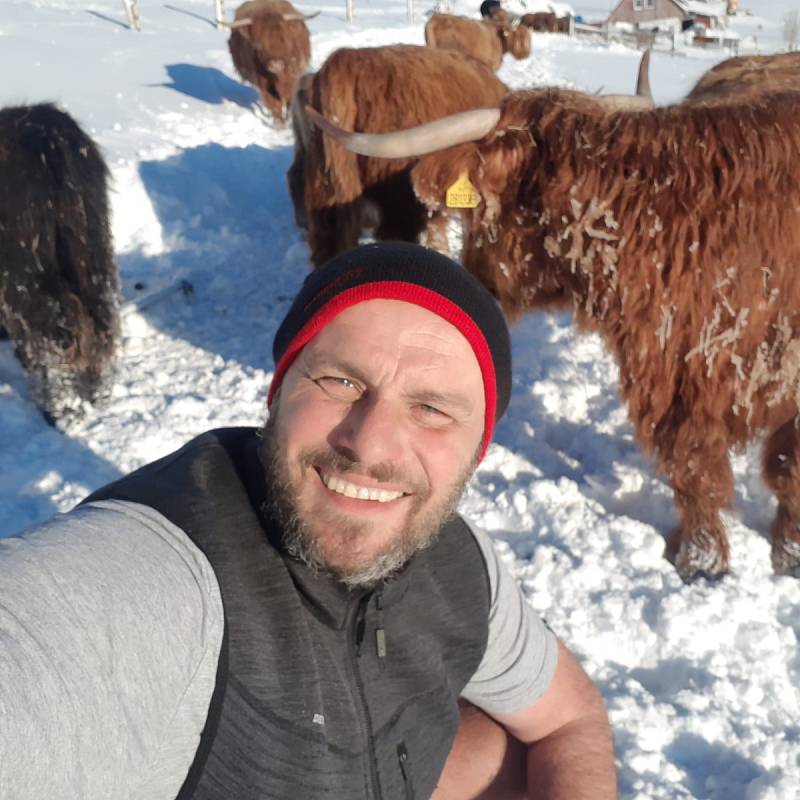 František Zálešák od roku 2016 hospodaří společně se svou rodinou na nejvýše položené farmě v zemi