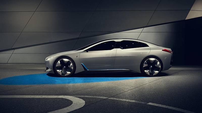 Koncept BMW i Vision Dynamics.