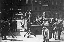 Vojáci v centru Vídně v době rakouské občanské války z února 1934.