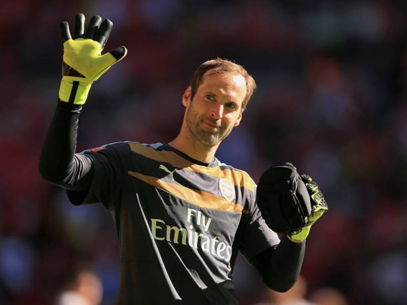 Brankář Arsenalu Petr Čech zazářil v Superpoháru.