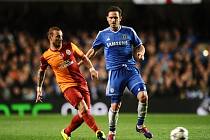 Frank Lampard z Chelsea (vpravo) a Wesley Sneijder z Galatasaraye.