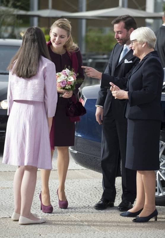 Lucemburský následník trůnu princ Guillaum se dnes oženil s belgickou hraběnkou Stéphanií de Lannoy.