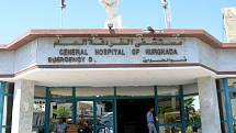 Nemocnice v Hurghadě, kam byli převezeni zranění turisté po útoku teroristy. 