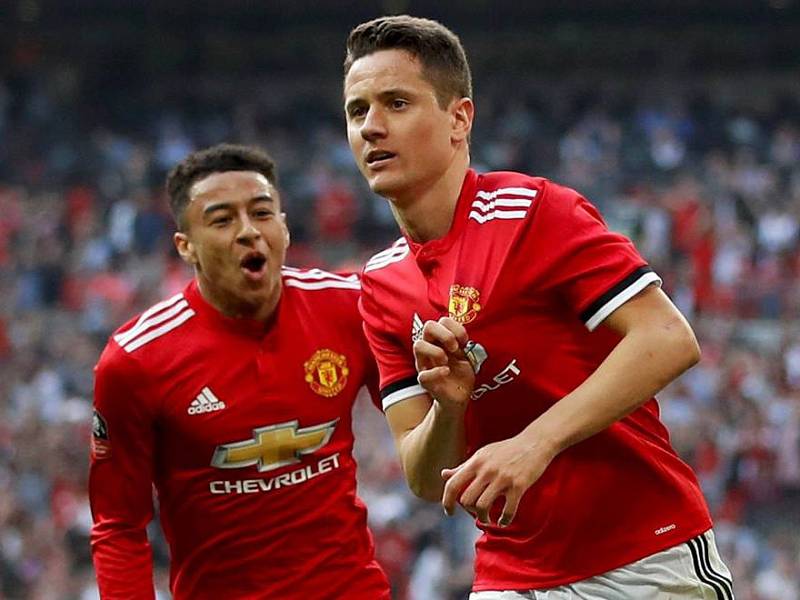 Lingard a Herrera se radují z branky