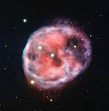Tajemná mlhovina se nachází v souhvězdí Cetus, známém také jako souhvězdí Velryby, asi 1600 světelných let od Země