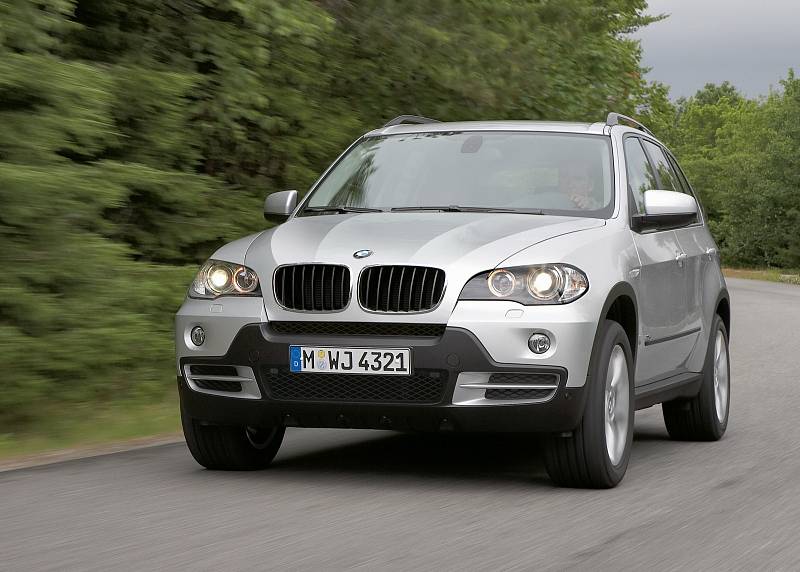 BMW X5 3.0d (2008). Výkon: 173 kW. Cena: 410 000 Kč