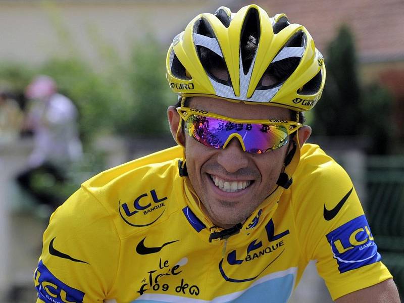 Španělský cyklista Alberto Contador se stal letošním vítězem Tour de France.