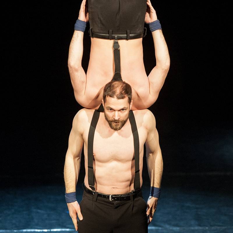 Akrobatická dvojice DaeMen.