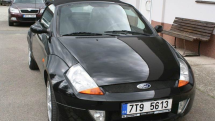 Ford Streetka s karosérií kabrio vznikl v roce 2003. Najezdil 135 000 kilometrů.