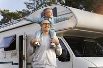 Dovolená s karavanem může být pro děti velký zážitek.
