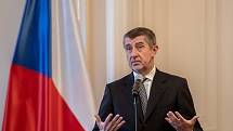 Premiér Andrej Babiš podal prezidentovi Miloši Zemanovi 24. ledna demisi vlády. Zároveň ale získal pověření k vyjednávání o vládě nové.