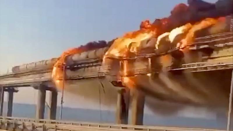 Krymský most zachvátily plameny. Ilustrační snímek