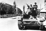 Sovětští tankisté v Íránském Tabrízu