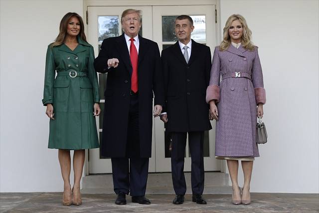 Americký prezident Donald Trump s manželkou Melanií a český premiér Andrej Babiš s chotí Monikou