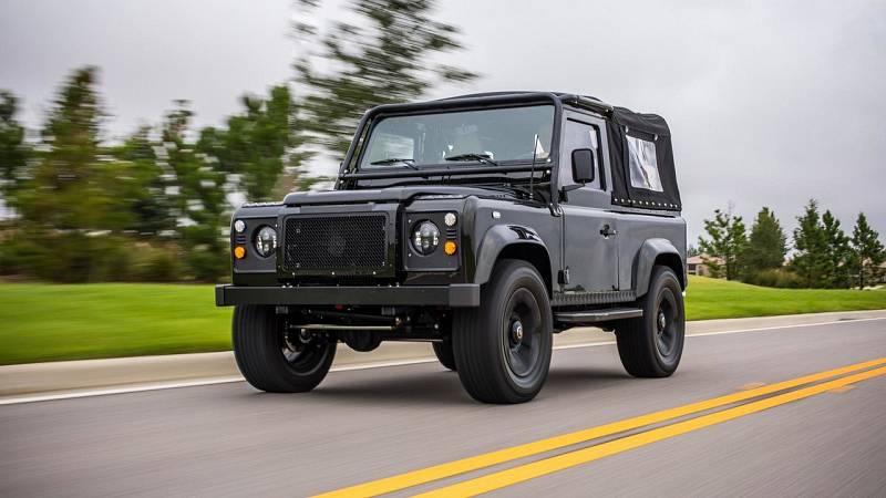 Land Rover Defender Honey Badger.