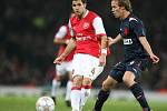 Liga mistrů: Arsenal versus Slavia (na snímku Cesc Fàbregas a Michal Švec)