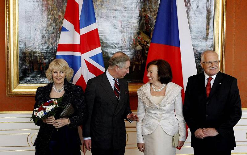 Prezident Václav Klaus přivítal 20. března na Pražském hradě prince Charlese s jeho ženou Camillou.