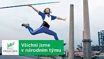 KAMPAŇ. Tak vypadá jeden z billboardů se známými osobnostmi, které mají u lidí pomoci získat podporu pražské kandidatuře na olympijské hry v roce 2016. Celá kampaň odstartovala tento týden.