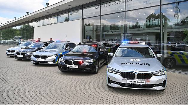 Oficiální předání deseti nových vozů BMW 540i Touring do rukou Policie České republiky