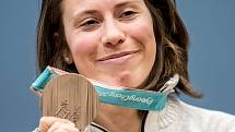 Snowboardistka Eva Samková po příletu z olympijských her v Pchjongčchangu..