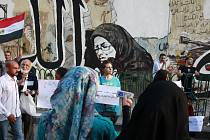 Demonstrace pro Mubárakovi v roce 2011 zviditelnily i problém sexuálního obtěžování v Egyptě