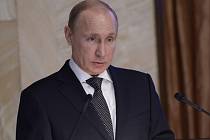 Ruský prezident Vladimir Putin dnes před vedením tajné služby FSB prohlásil, že situace země se zlepší jedině v případě, že Rusko nebude ustupovat Západu, ale naopak zvětší svou sílu. 