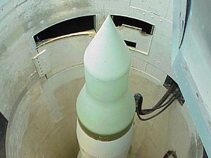 Americká armáda omylem poničila mezikontinentální raketu s jadernou hlavicí, která byla uskladněna v jaderném silu v Coloradu.