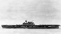 Letadlová loď USS Yorktown, která byla potopena Japonci za druhé světové války. Vrak plavidla objevil koncem 90. let oceánograf Robert Ballard.
