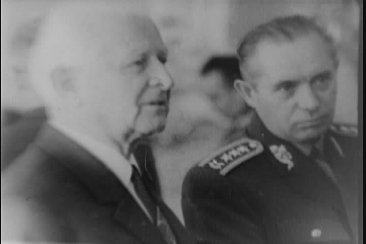 Prezident Ludvík Svoboda a tehdejší československý ministr obrany Martin Dzúr v roce 1968.