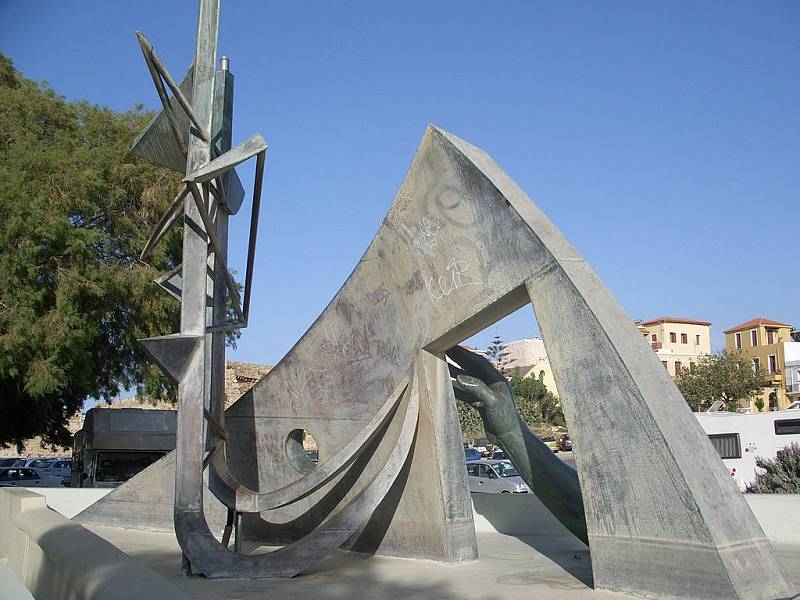 V 90. letech vznikl nedaleko přístavu Chania na severozápadě Kréty pomník tragédie