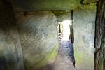 Bryn Celli Ddu, starověké rituální místo ve Walesu zřejmě sloužilo podobným účelům jako slavné Stonehenge